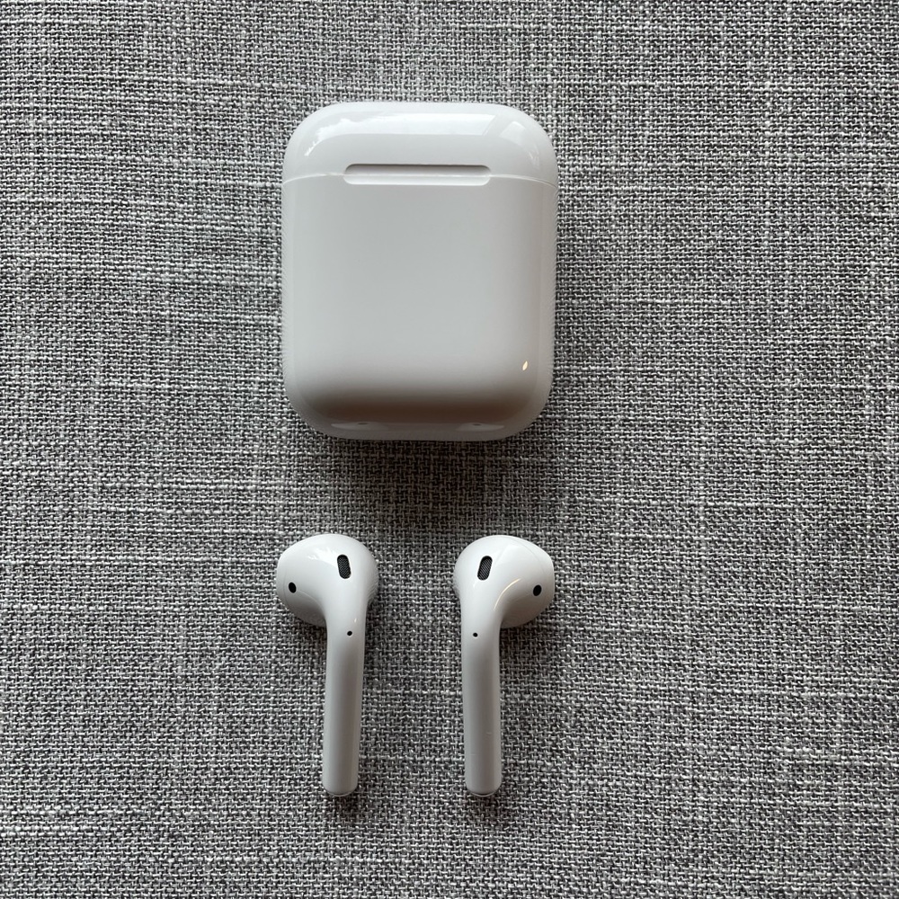 Apple AirPods EUC 1st Gen